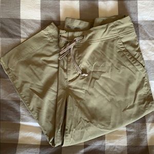 Columbia Size 14 Capris